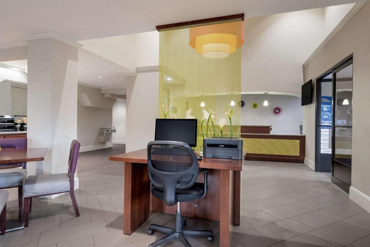 Surestay Hotel By Best Western Deer Park Exteriör bild